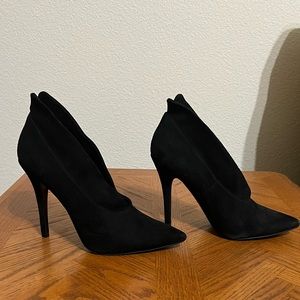 Nine West booties, low cut and gorgeous